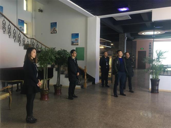 张主任一行参观赢多多服务外包基地.jpg 张主任一行参观赢多多服务外包基地.jpg