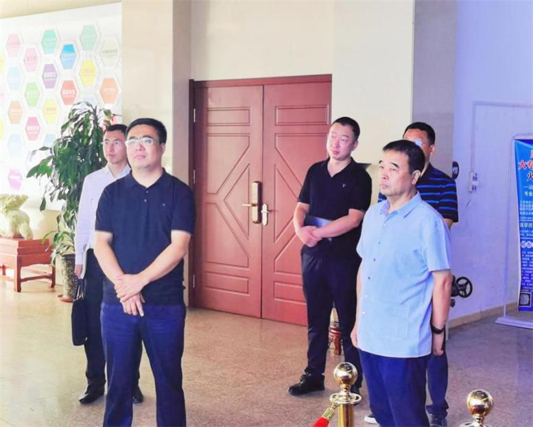 20210819133452_78192 辽阳市白塔区委书记缪万举莅临赢多多信息调研指导